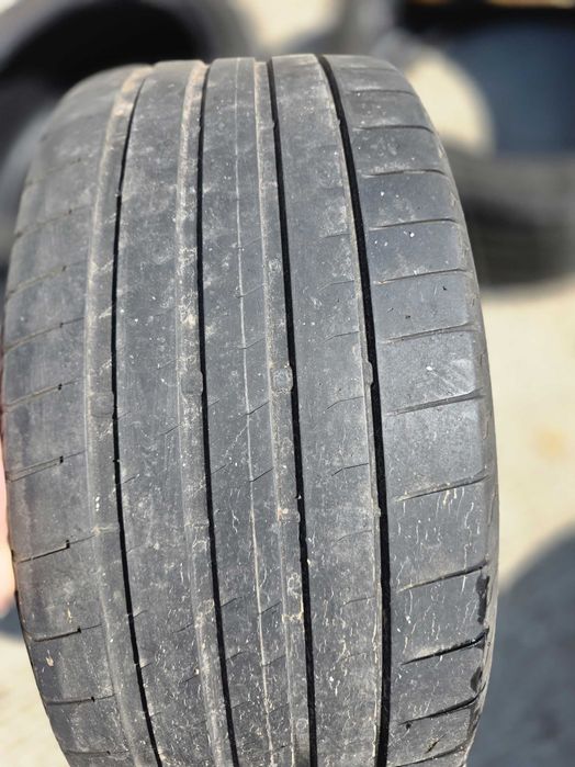 Гуми Bridgestone 255/40/r19 летни