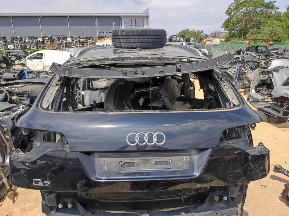 Врата багажник Audi Q7 / Ауди Кю7 2008г. Със Забележка!