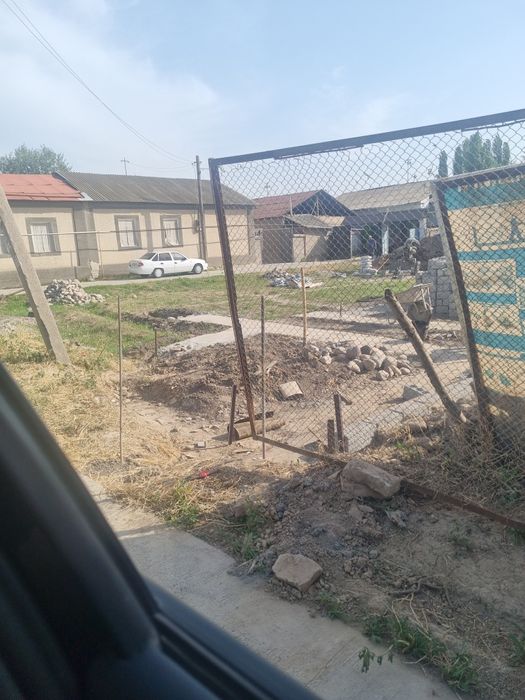 Yer sotiladi Orta chirchiq tumanida