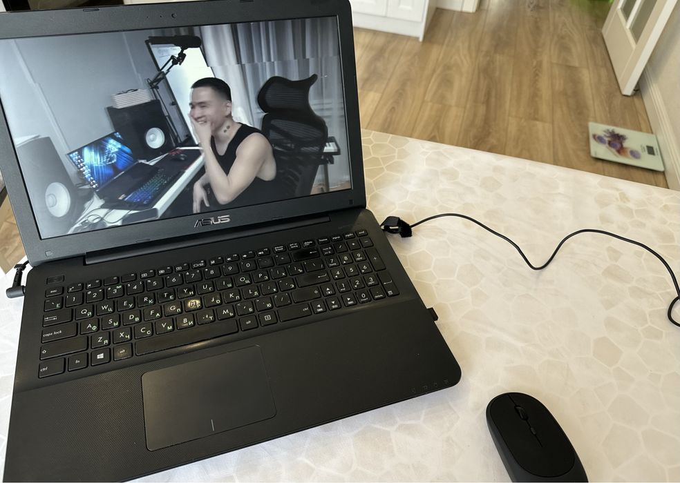 В продаже ноутбук