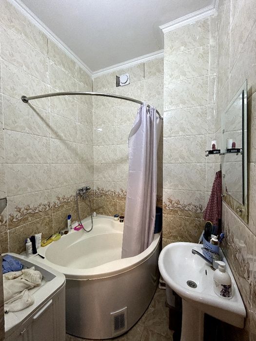 Уй сотилади Охунбобоев 3та от йонидаги домлар