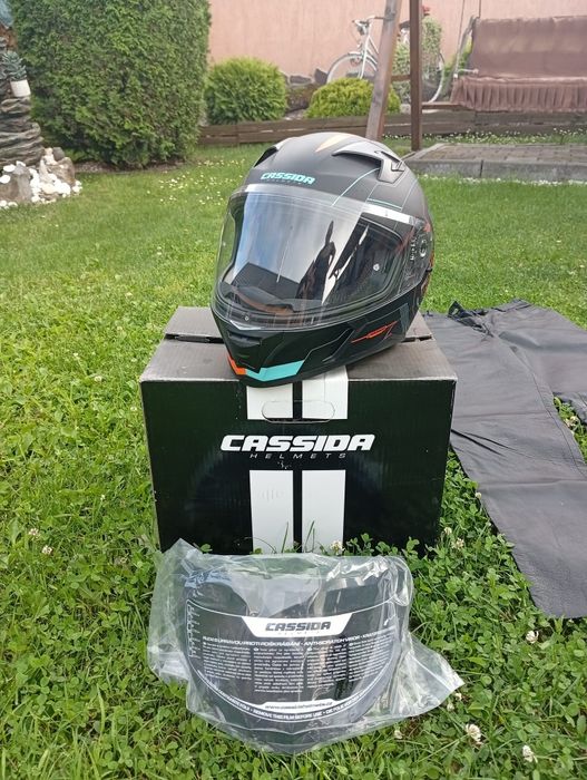 Vând echipament moto casca cizme geci pantaloni
