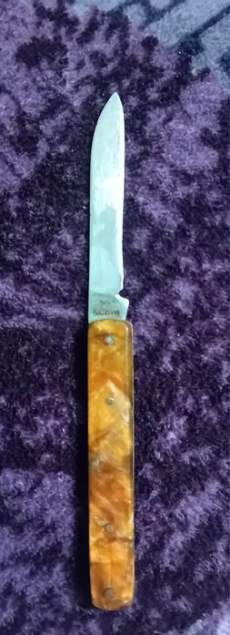 Продава се ножа 10 лв
