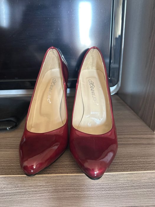 Обувки с висок ток 37 номер