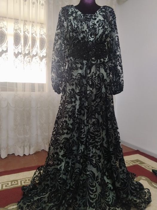 Продается вечернее платье