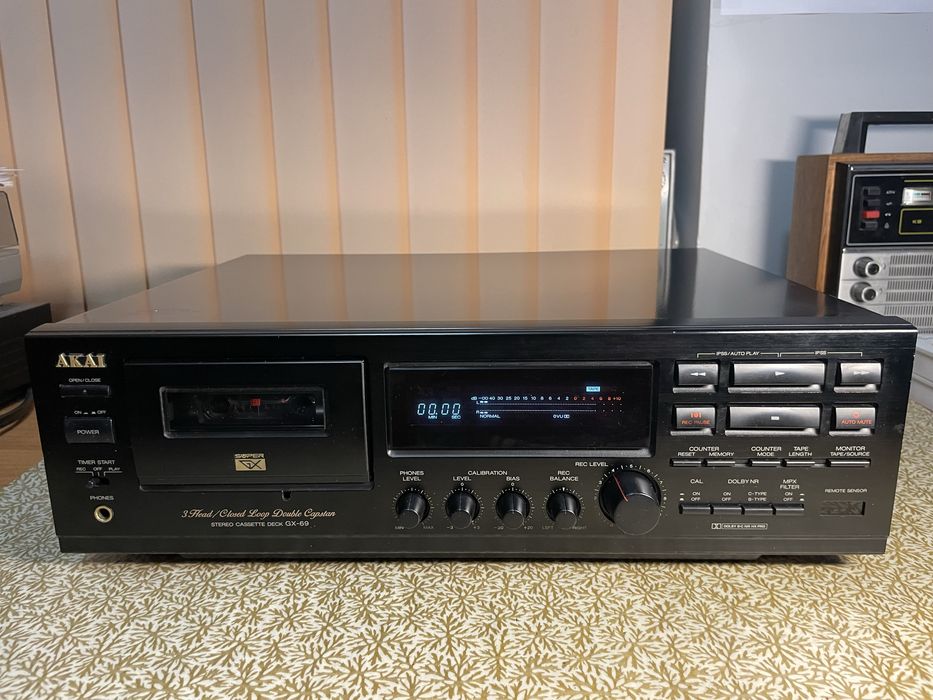 Кассетная дека Akai gx69
