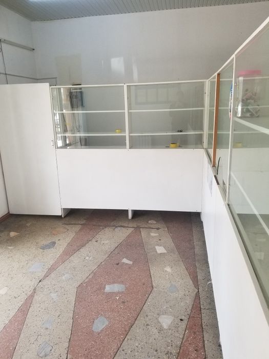 мебел для аптек и магазин