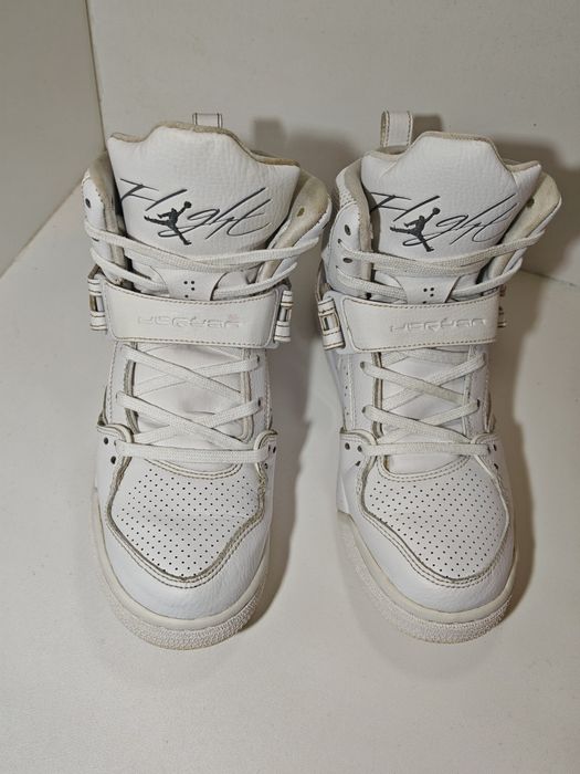 Продавам маратонки Nike Jordan Flight  в много добро състояние.