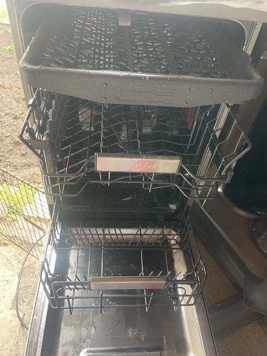 Sadomialna 60sm Miele .     Indesit   .         Whirlpool.