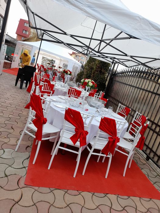 Închiriez corturi evenimente