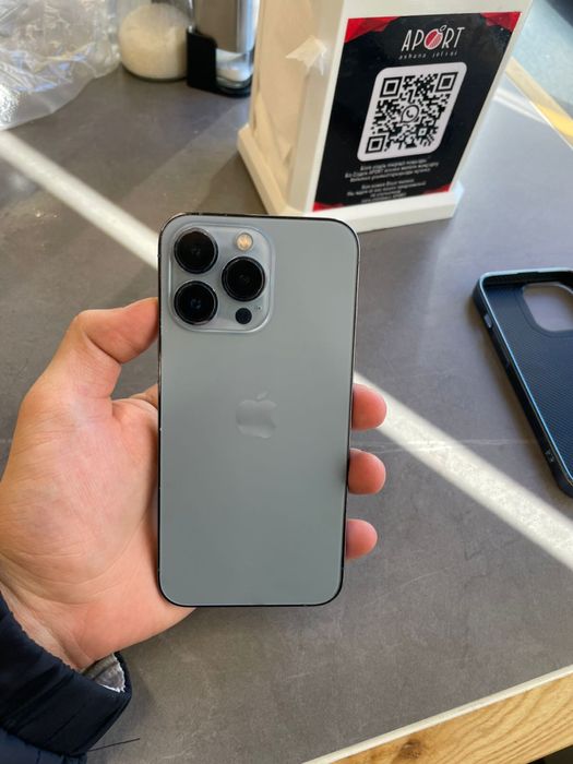 Айфон 13 про 256 голубой цвет