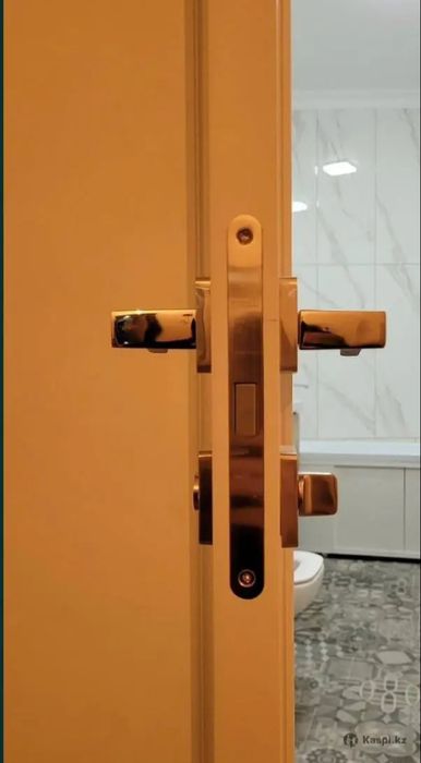 Установка межкомнатных дверей