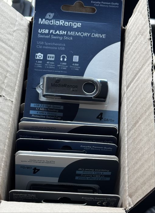 Флашка USB 4 gb нова