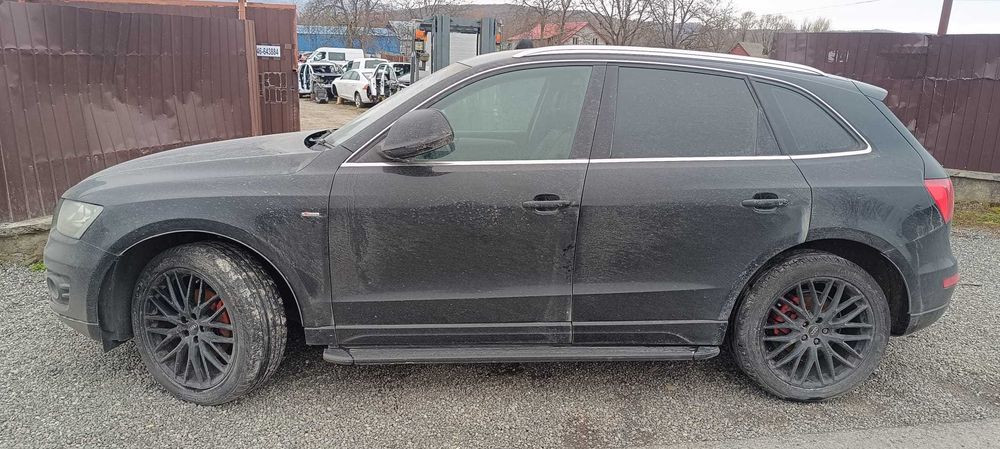 Dezmembrez Audi Q5 Quattro 2.0Tdi 2010