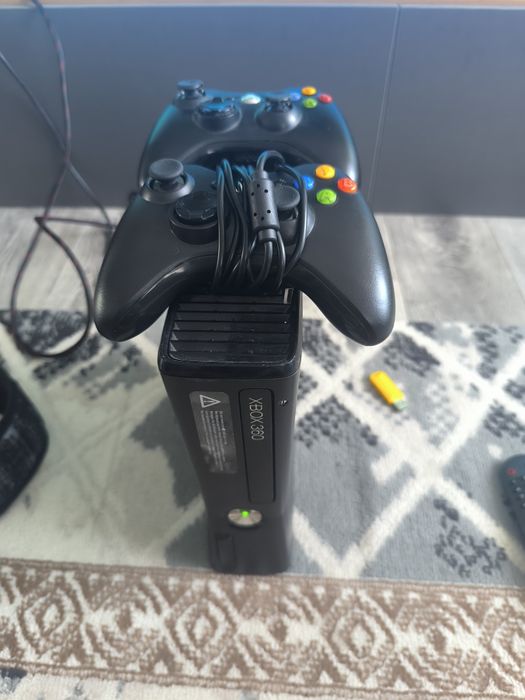Продам Xbox 360 slim
