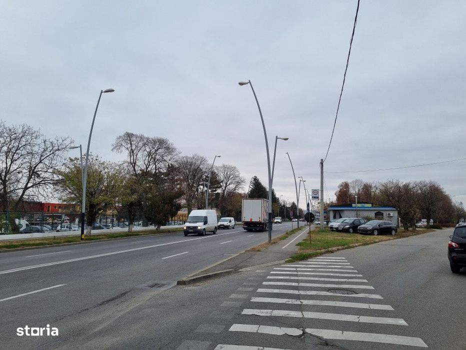 Teren Calea Moinesti  Dedeman - Parc Auto - Publicitate Stradala