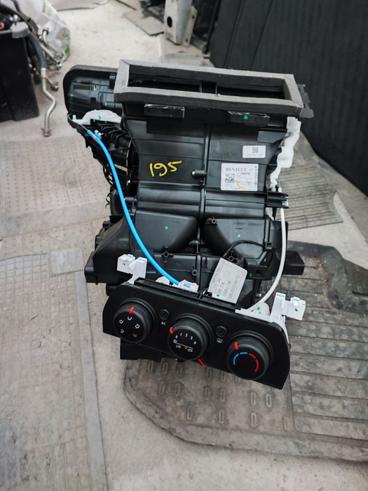 Vînd cutie climatizare dacia sandero 3 2025