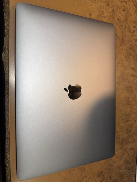 MacBook Pro m2 13,6 дюймов