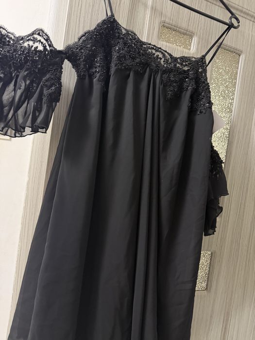 Rochie eleganta vaporoasa