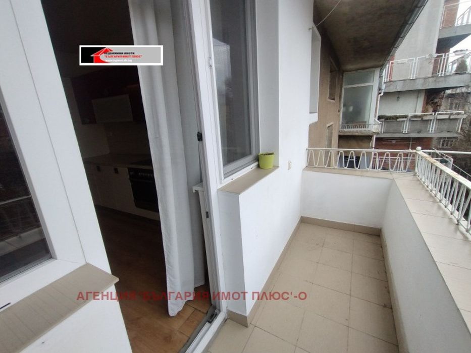 Дава се под наем Тристаен апартамент в София, Център - 92 кв.м за 700 € - Снимка #4