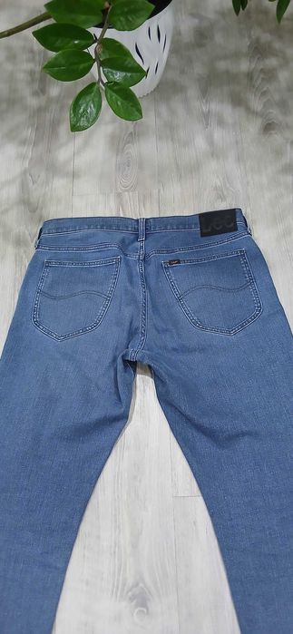 Мужские джинсы в хорошем состоянии