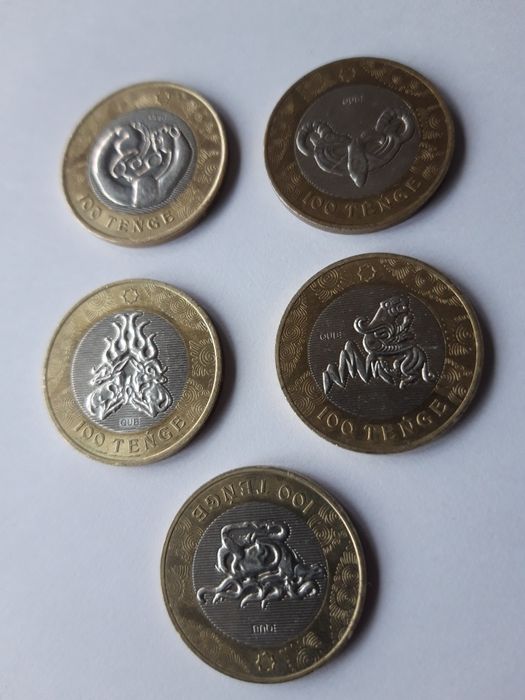 Монеты    номиналом 100 тг