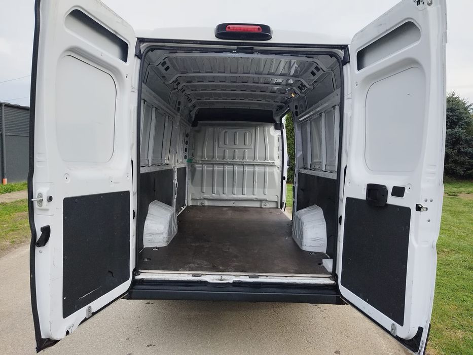 Citroen Jumper 2.2d cu 163 cp an 2022,euro 6,climatronic,13,1 mp