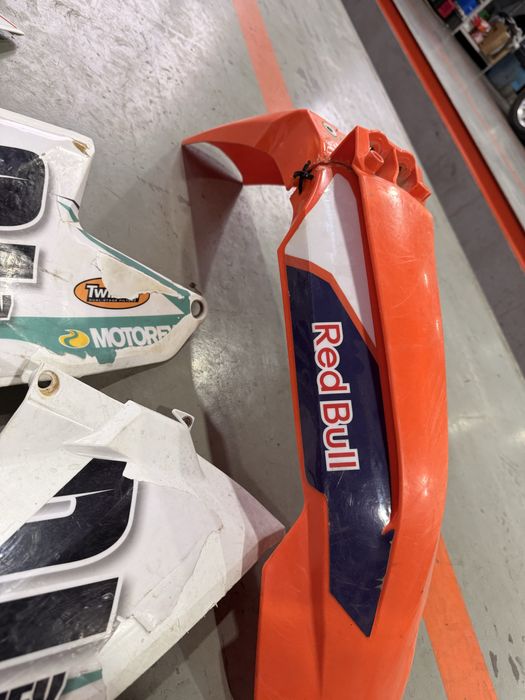 Два комплекта кори за KTM