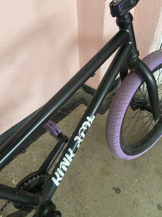 Vând BMX într-o stare foarte buna nu are fisuri la cadru sau defecte