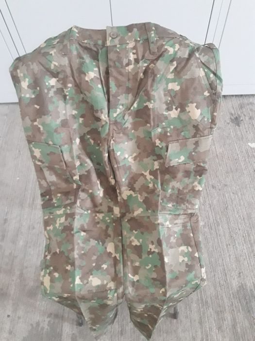 Pantaloni combat 50 talia 0 si amplificator Technics su-v 500