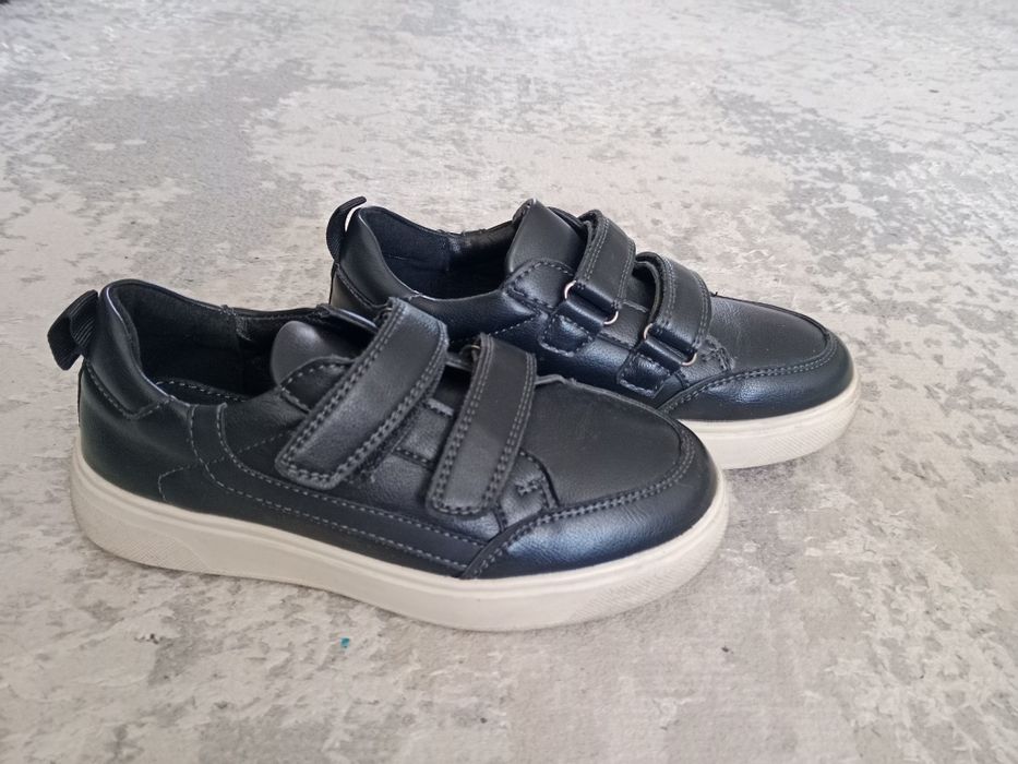 Продам детскую обувь 34 размер