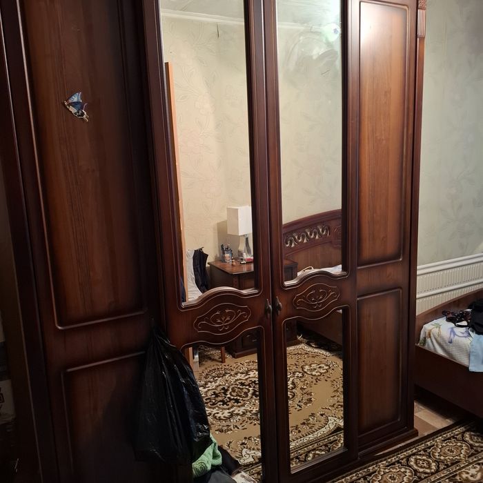Продается спальный гарнитур