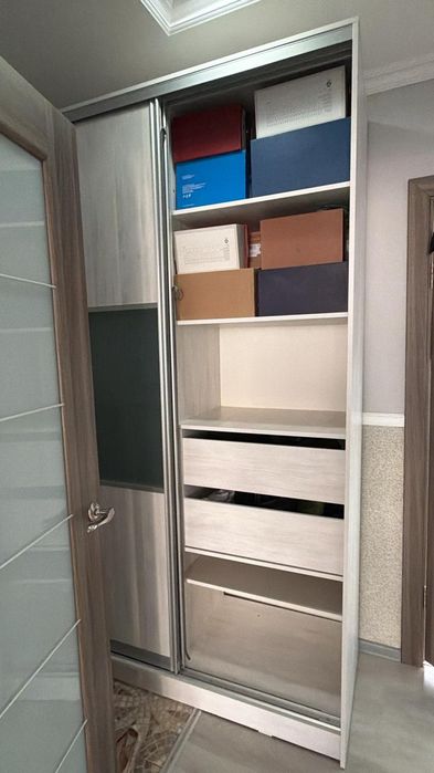 Продаётся стильный шкаф купе