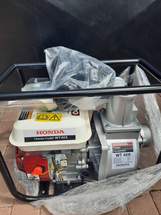Vand Motopompa de mare capacitate pe benzina-Noua