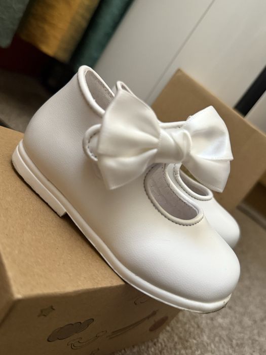 Официални детски обувки