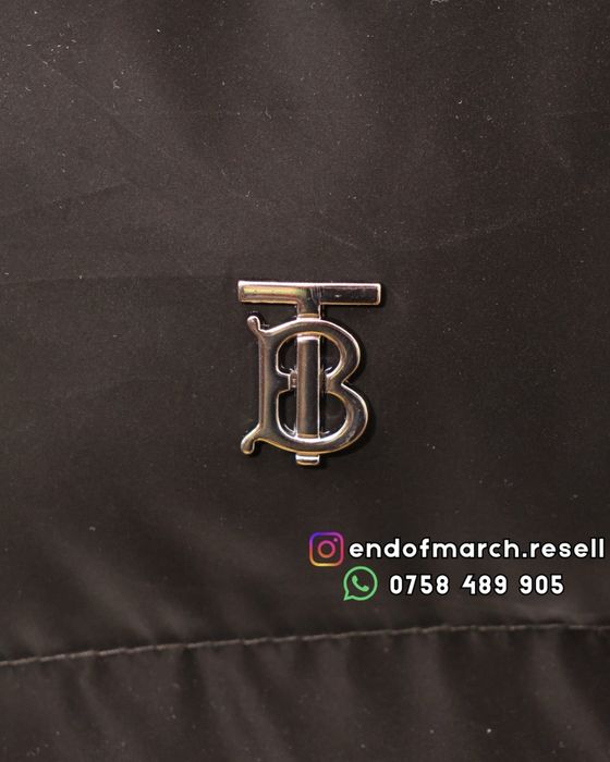 Vesta Burberry neagra