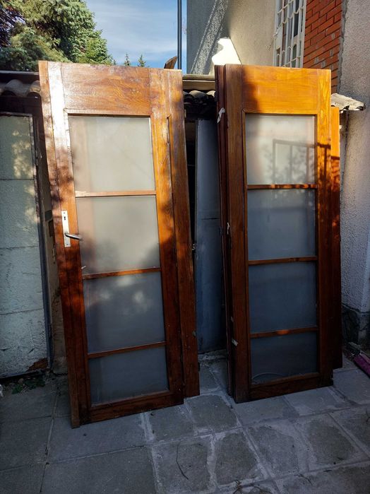 Интериорни врати масив