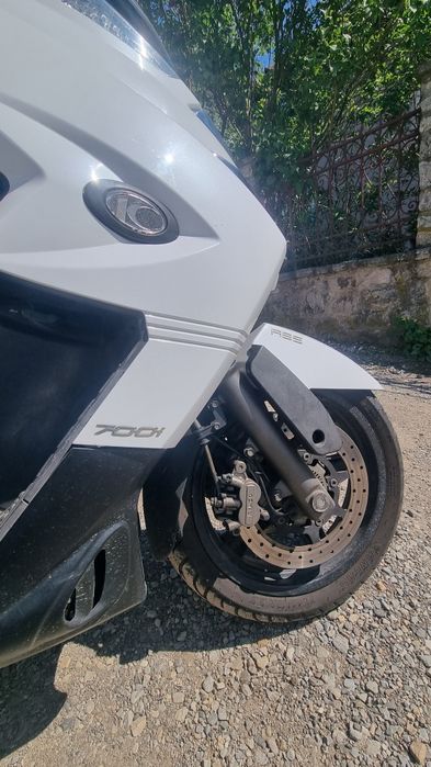 Se vinde maxiscuter Kymco 700 Myroad
