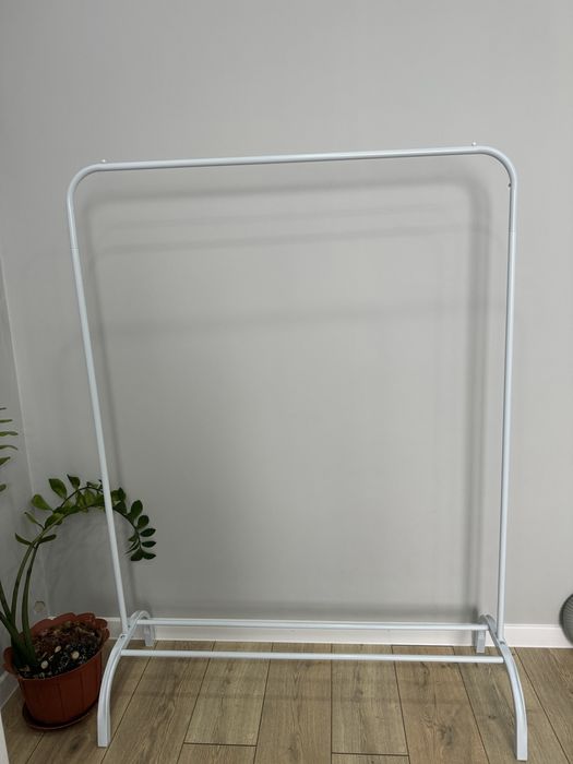 Напольная вешалка