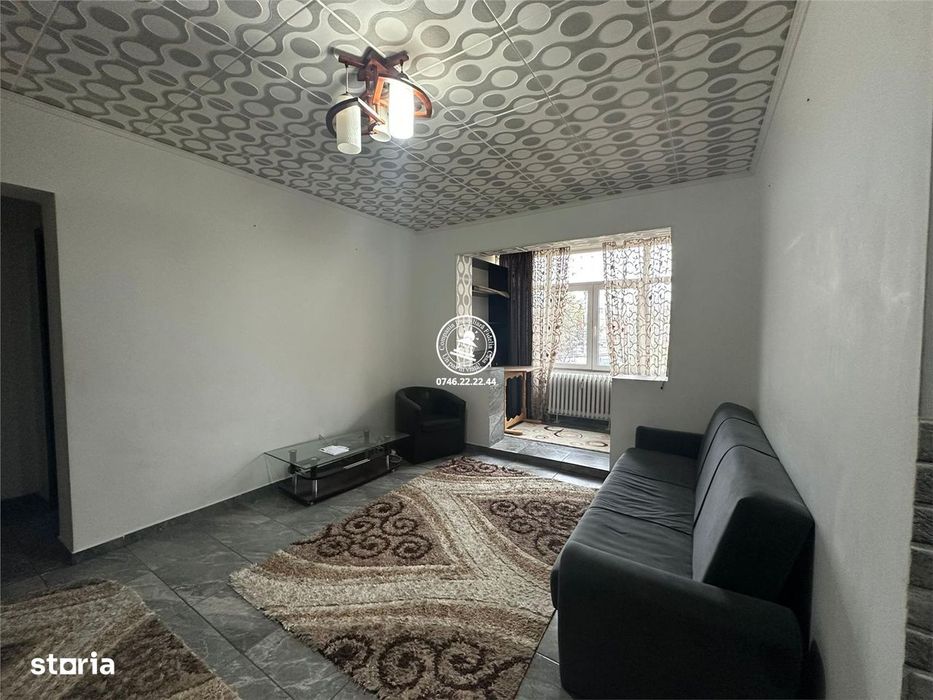 Apartament 3 camere de vanzare, Podu Ros