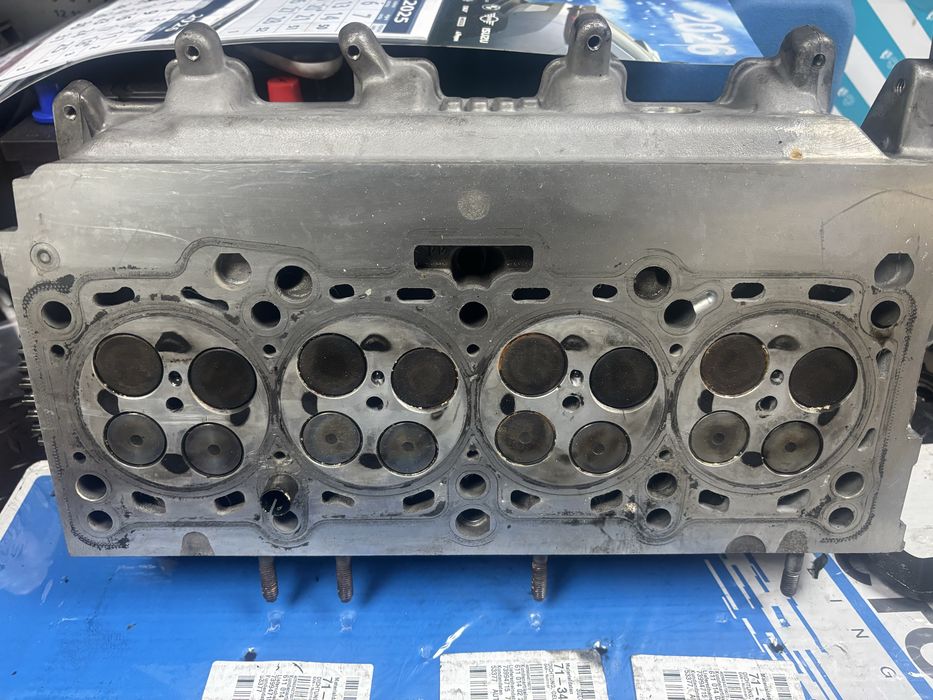 Цилиндрова оборудвана глава Ауди CAHA