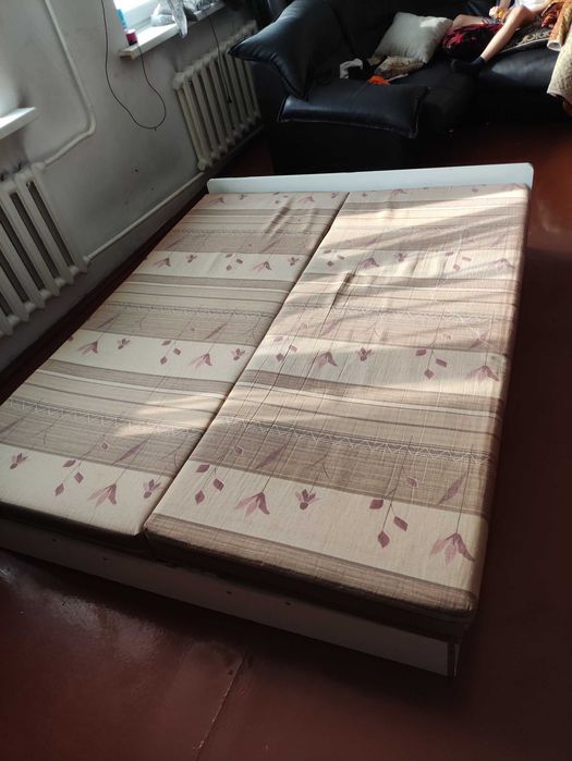 Кровать двуспальная