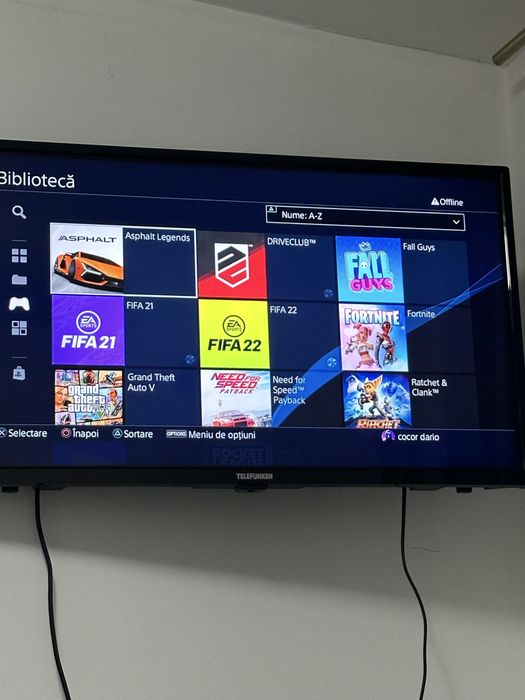 Vand ps4 pro cu jocuri si 2manete