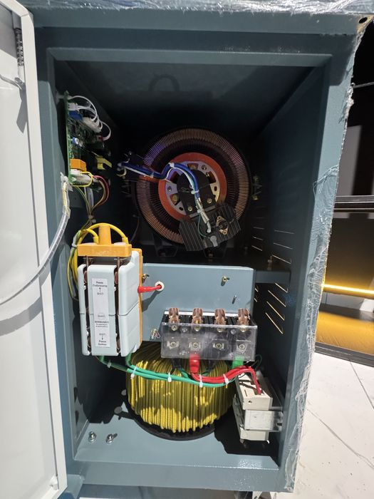 Стабилизаторы напряжения / Kuchlanish stabilizatorlari