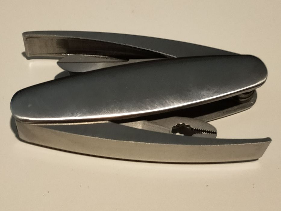 Briceag utilitar multifuncțional CLAM TOOL TU16