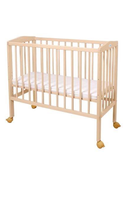 Дървено легло Next to Me, на колелца