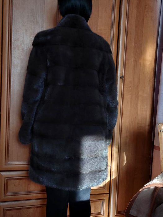 Продам две норковые шубы