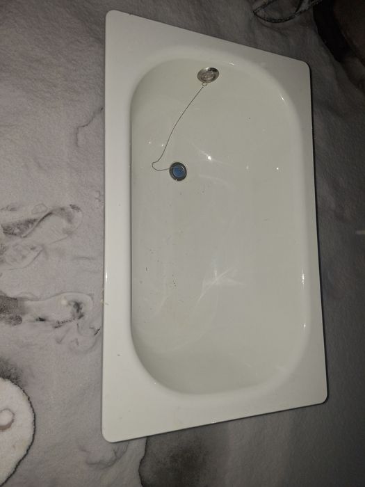 Ванну продам маленкую 1метр