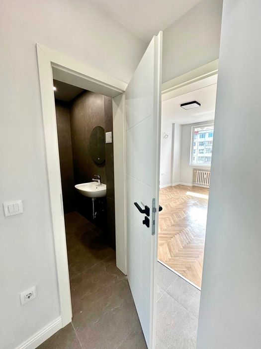 Продава се Четиристаен апартамент в София, Банишора - 90 кв.м за 1757 €/кв.м - Снимка #16