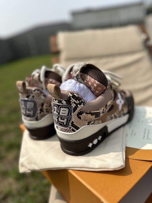 Vand adidasi Louis Vuitton